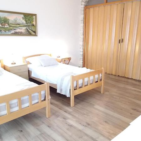 Apartman Tomo Pula Exteriör bild