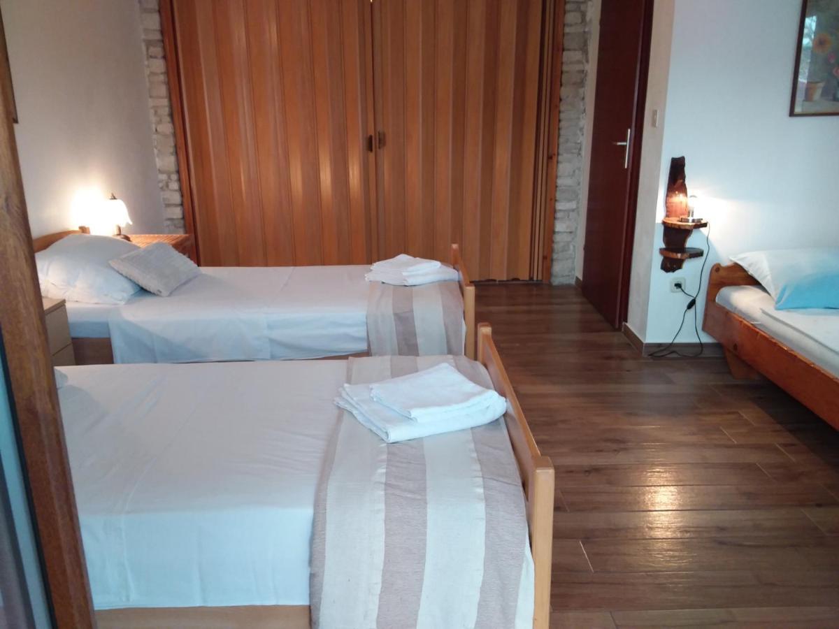 Apartman Tomo Pula Exteriör bild