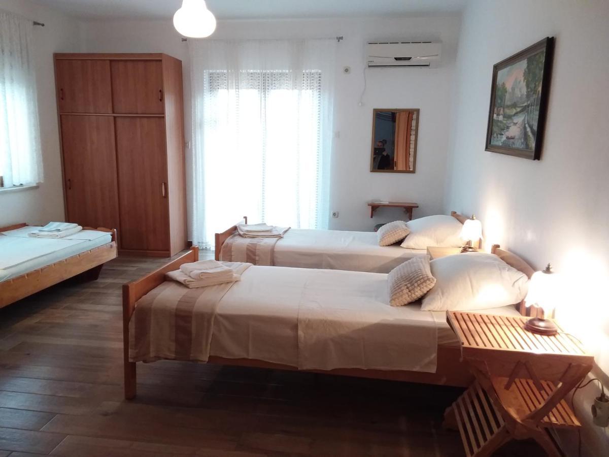 Apartman Tomo Pula Exteriör bild