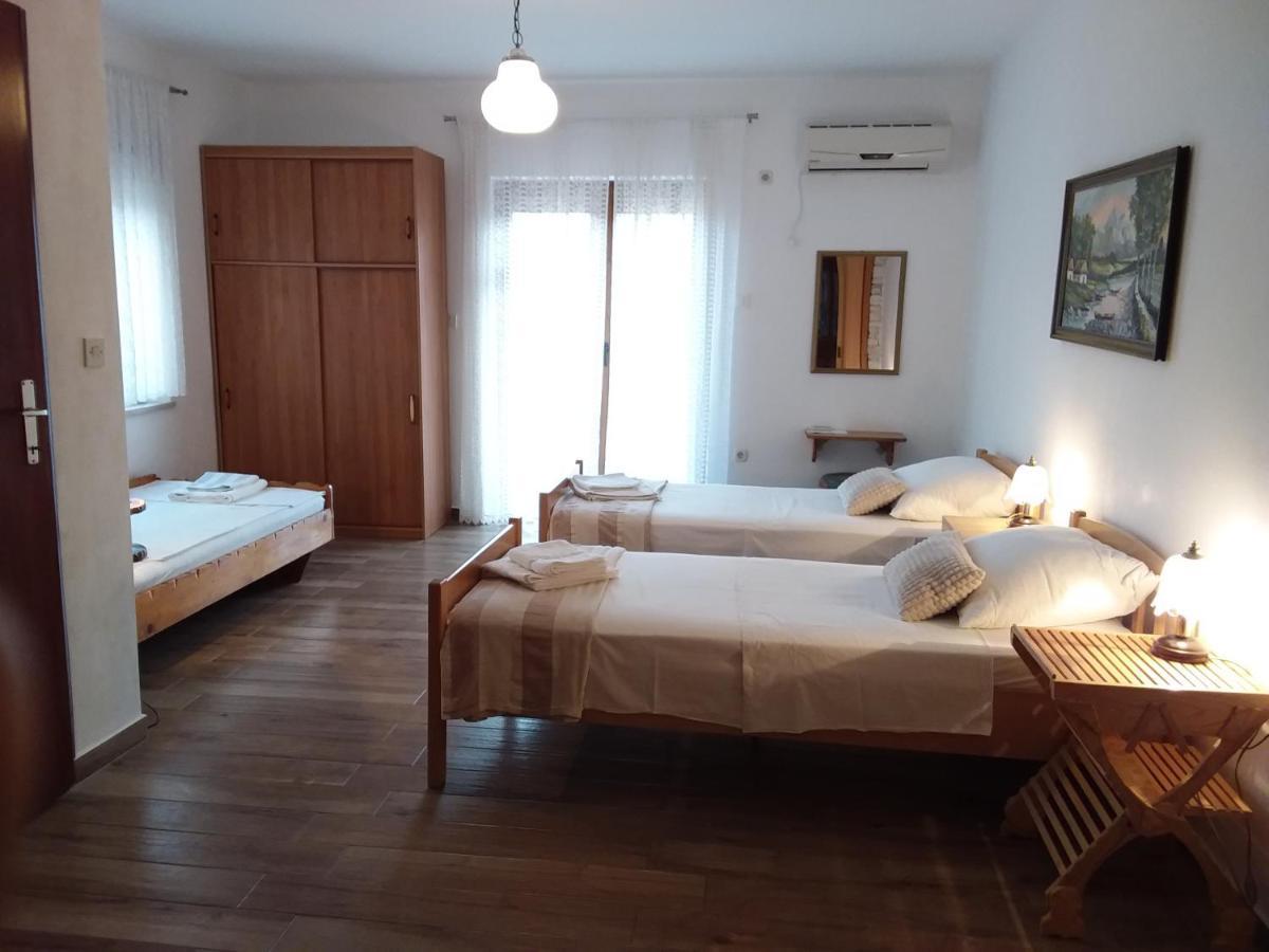 Apartman Tomo Pula Exteriör bild