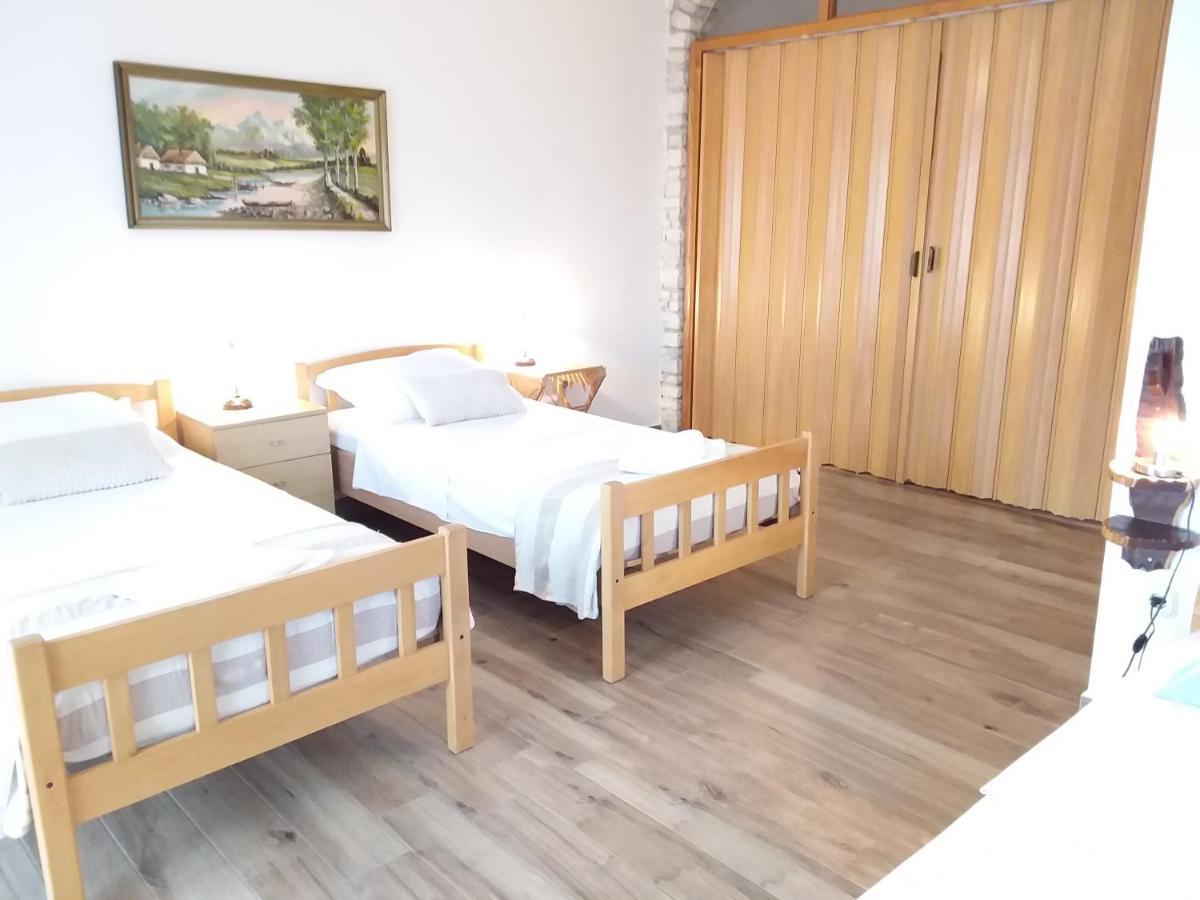 Apartman Tomo Pula Exteriör bild